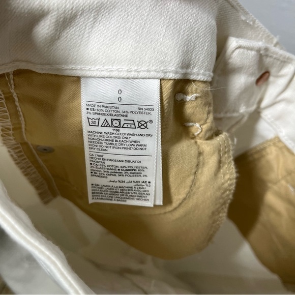 Old Navy Stay White Rockstar Jeans - Picture 5 of 5